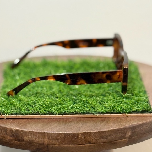 Tortoise Shell Sunglasses - Picture 6 of 9